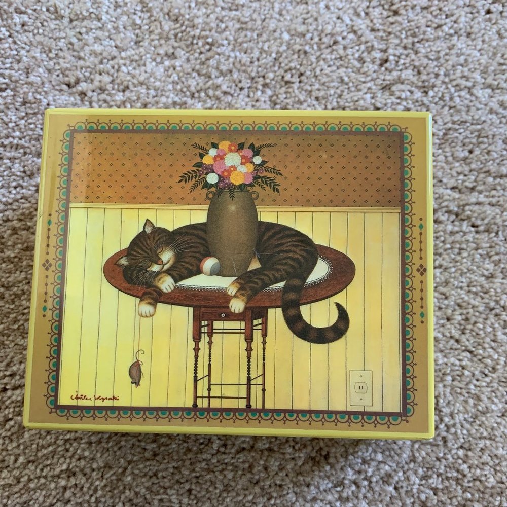 Herkymer the cat  musical jewelry box